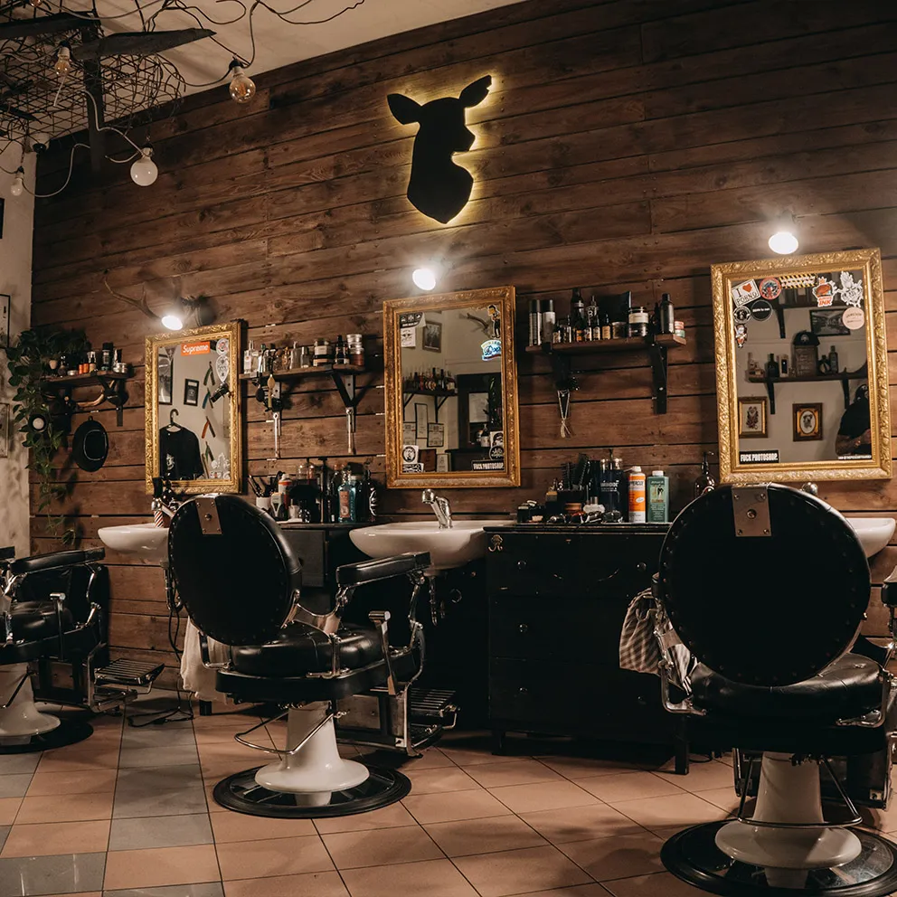 Doe's Barber Shop - interiér první pobočky
